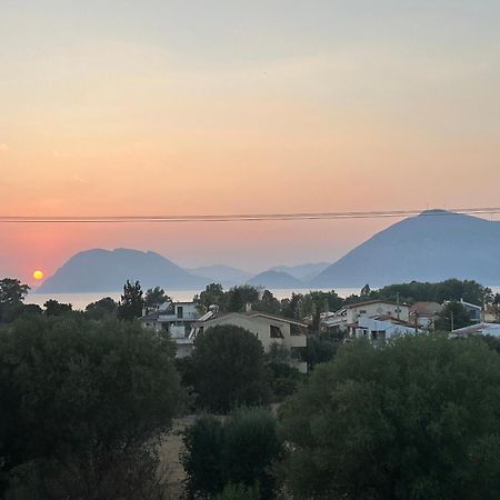 Δωματιο Με Ησυχία Και Θέα Patras Buitenkant foto