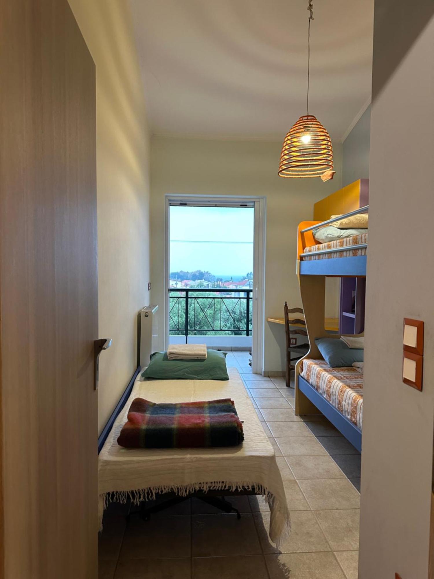 Δωματιο Με Ησυχία Και Θέα Patras Buitenkant foto